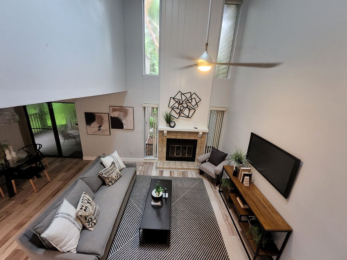 Clearwater Arbor guest bathroom staging